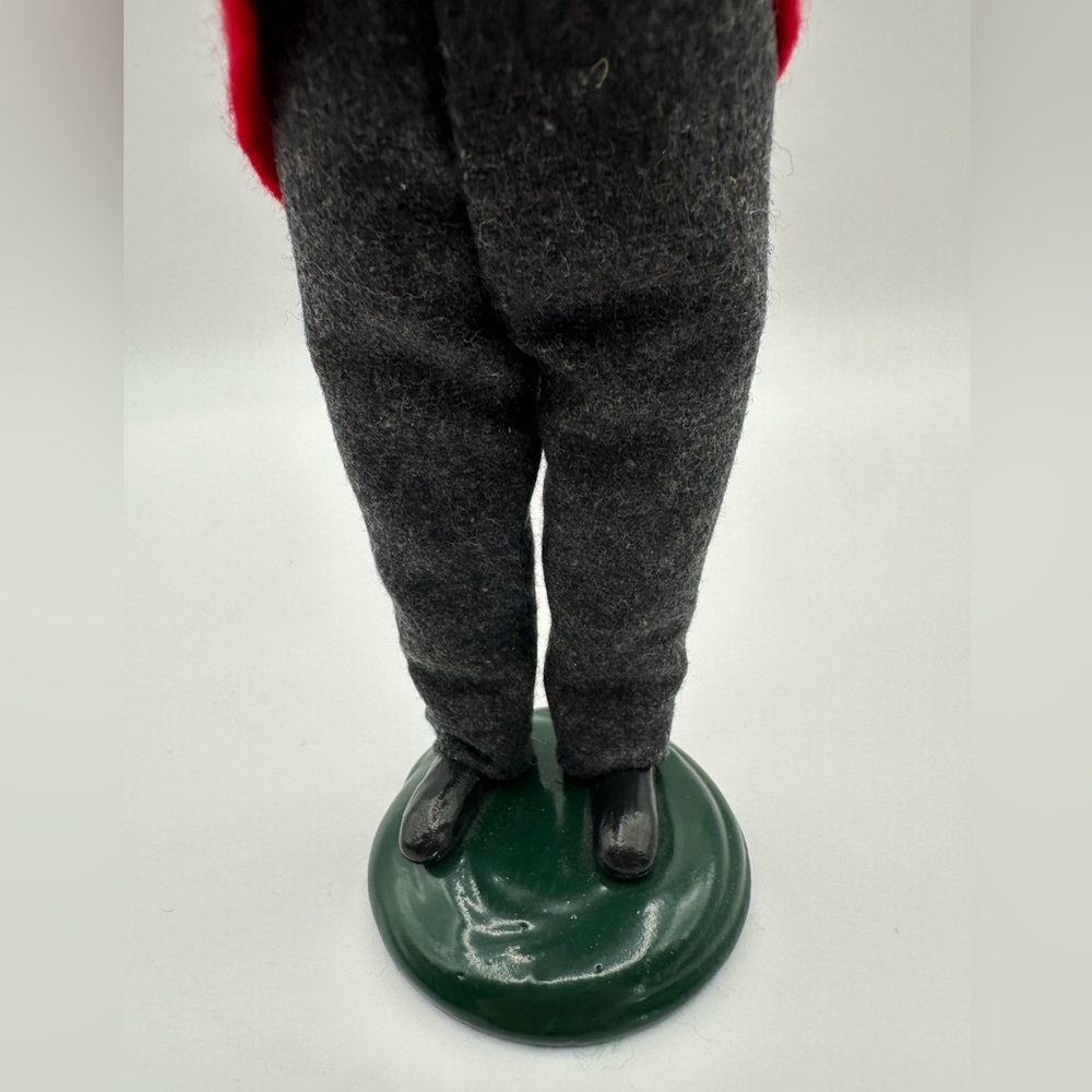 Byers Choice Christmas Caroler Man Holding Bell 1991 RARE/ VINTAGE Collectibles - Picture 4 of 7